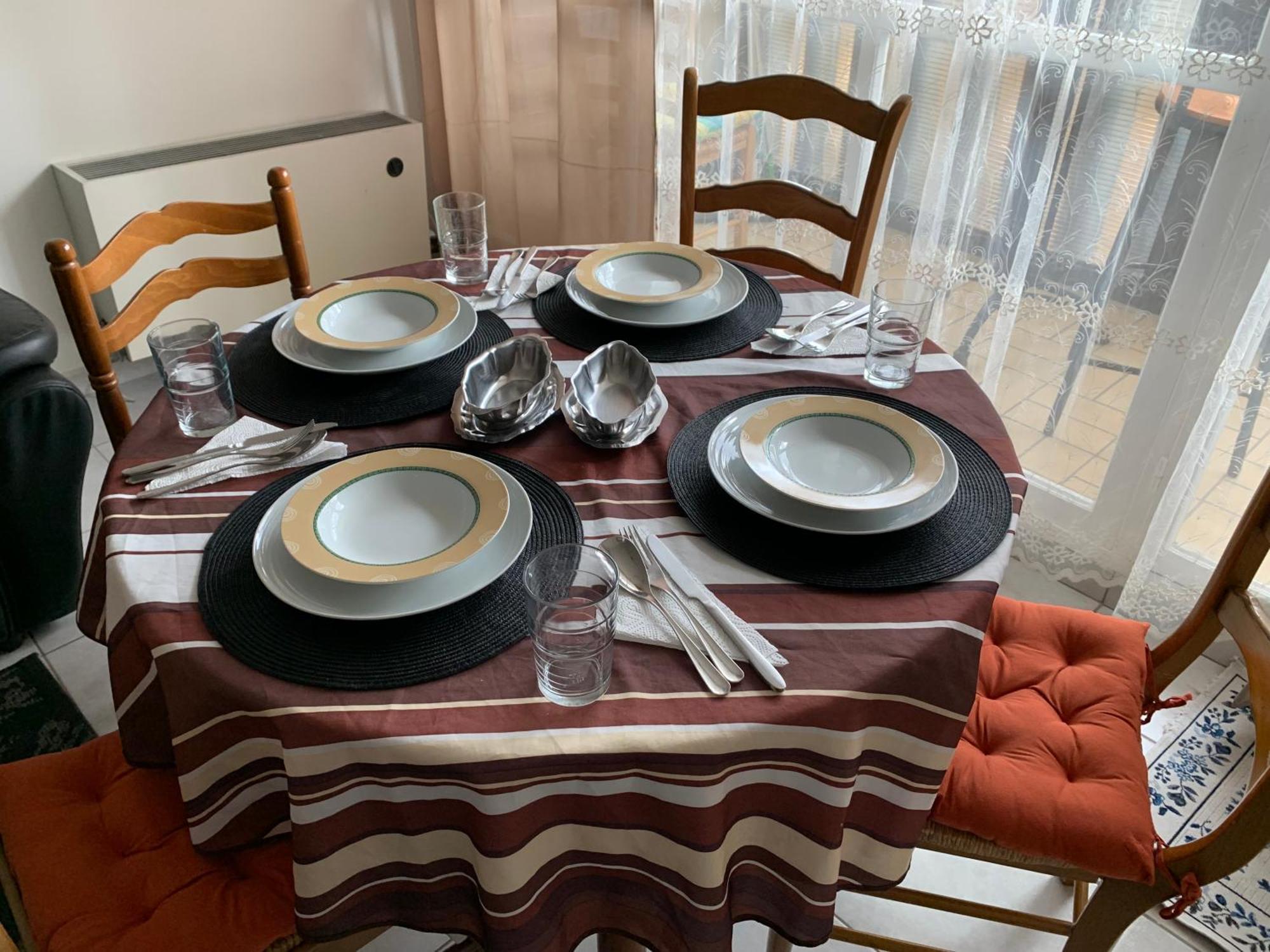 Chaleureux Familial Jusqu'a 6 Personnes *